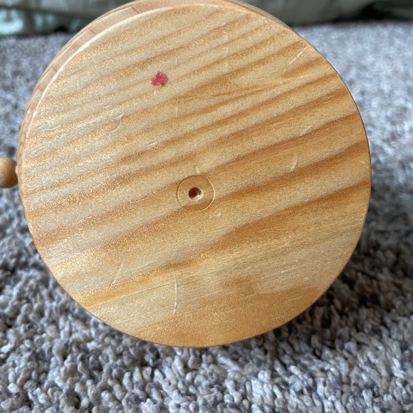 Vintage Nativity Music Box - Picture 8 of 8